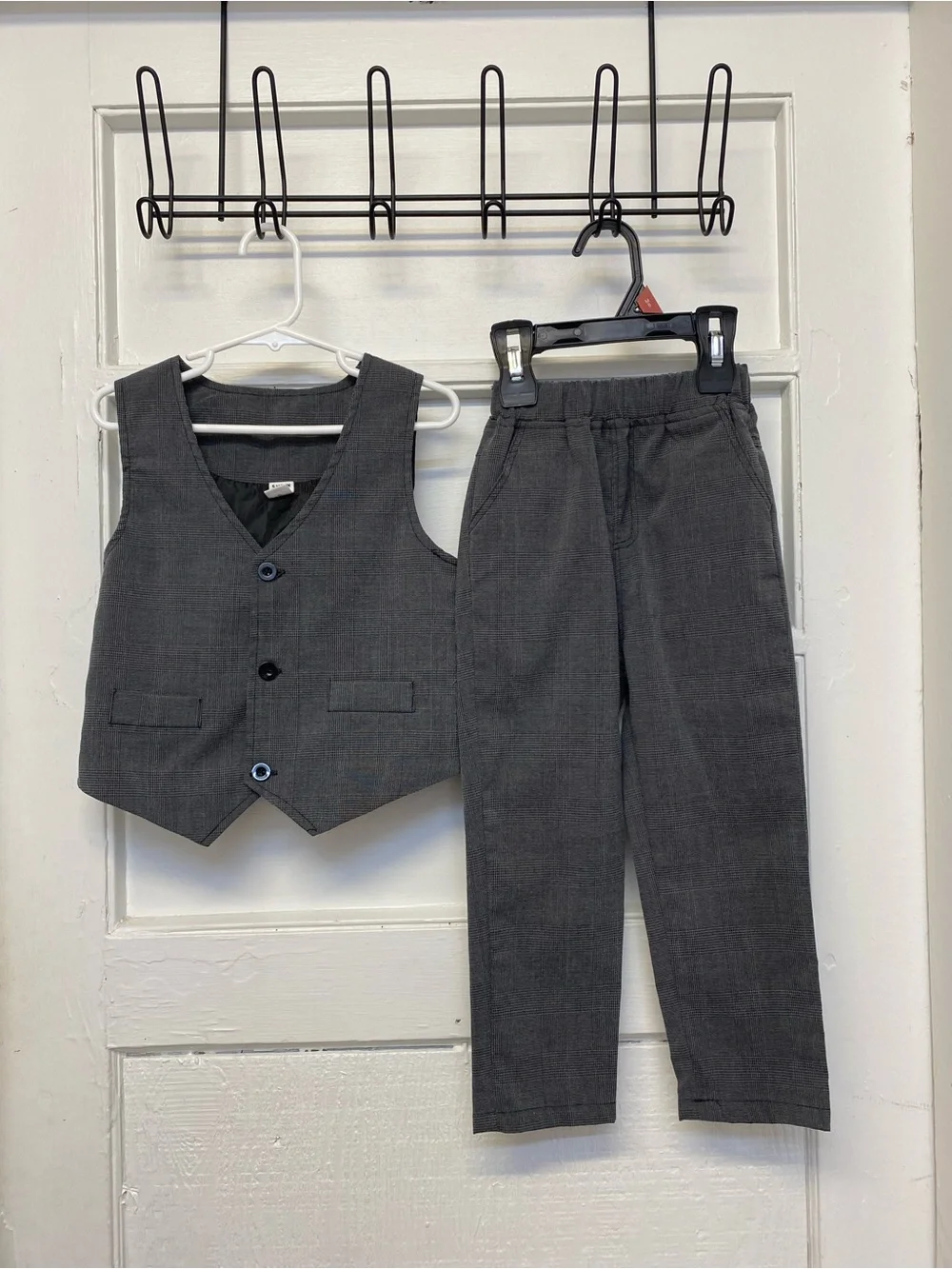 Boys 5t matching suit set SHEIN 2 pcs vest and pant smoke & pet free